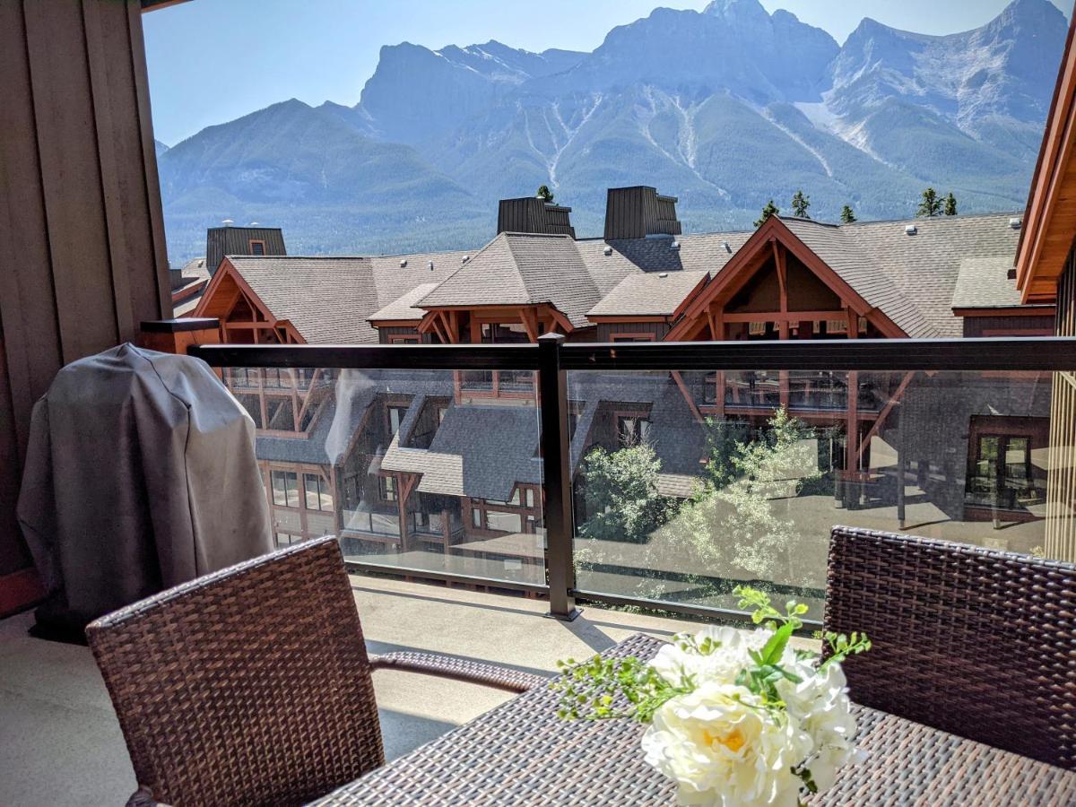 Spectacular Penthouse With Amazing Views, Indoor Pool And Hot Tub Hotel Canmore Eksteriør billede