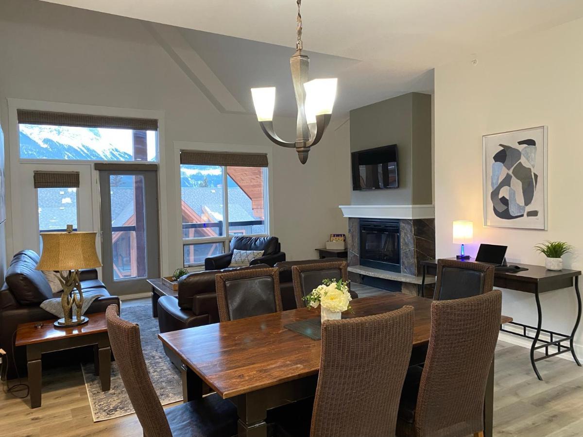 Spectacular Penthouse With Amazing Views, Indoor Pool And Hot Tub Hotel Canmore Eksteriør billede