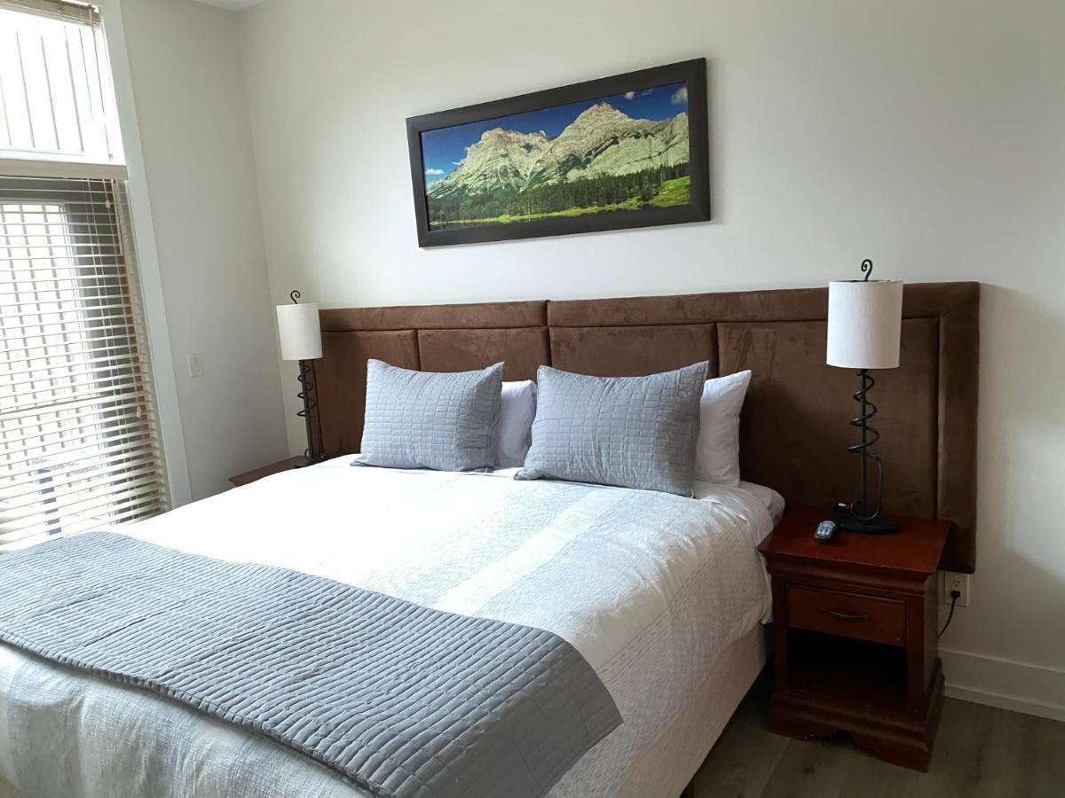 Spectacular Penthouse With Amazing Views, Indoor Pool And Hot Tub Hotel Canmore Eksteriør billede